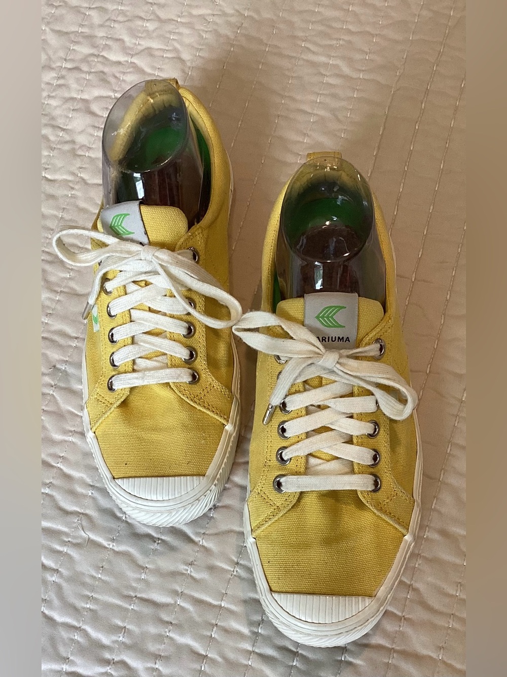 Cariuma Yellow Canvas Sneakers Retro Coastal Minimal Streetwear Womens size 10